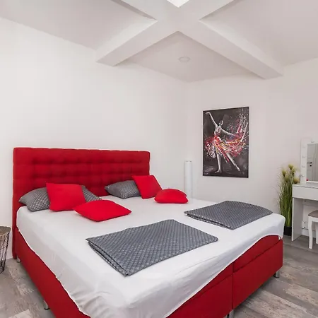 Nikita Penthouse *