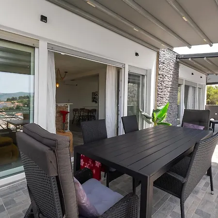 Nikita Penthouse Lägenhet